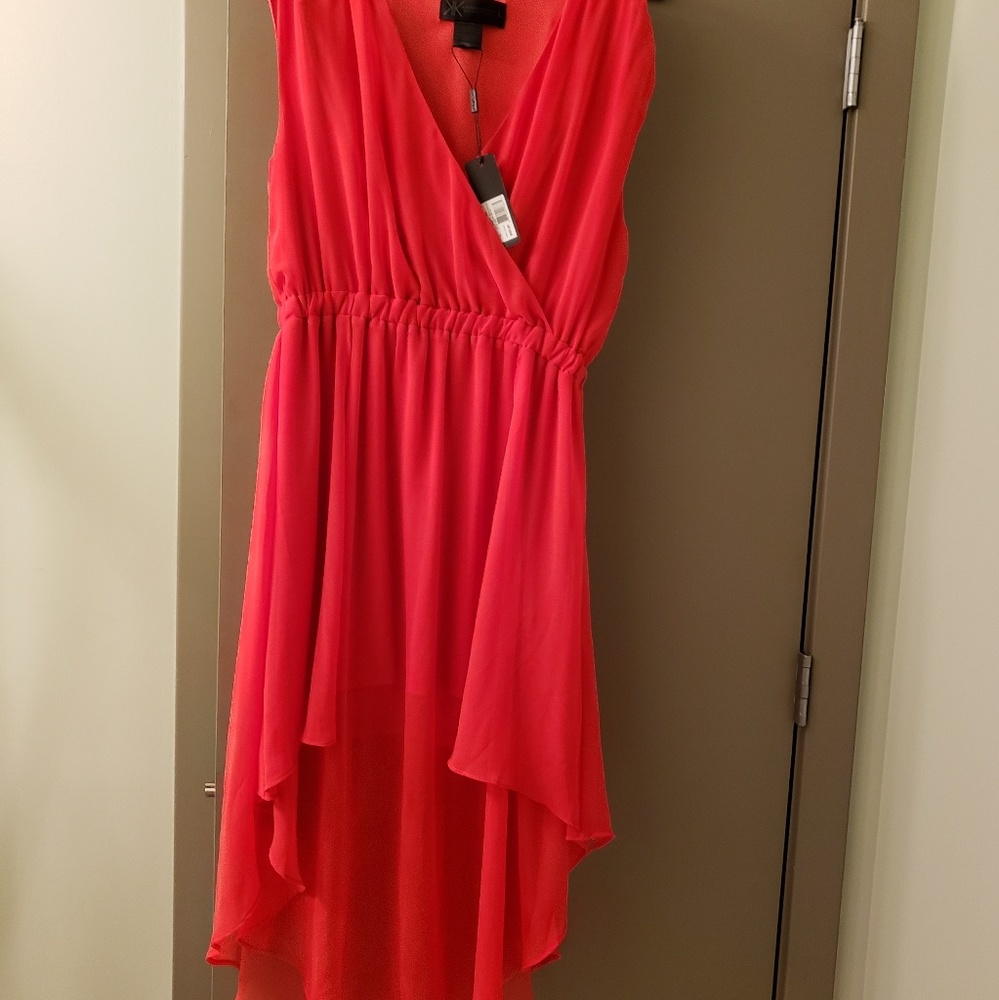 Red dress - Picture 3 of 3